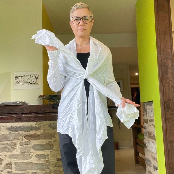 Marie Saint-Pierre designer. White versatile coverall. Light crumpled fabric. S - Picture 6 of 17